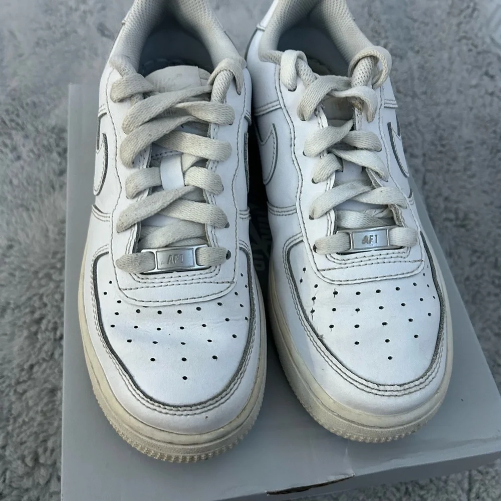 White air forces - Picture 2 of 8